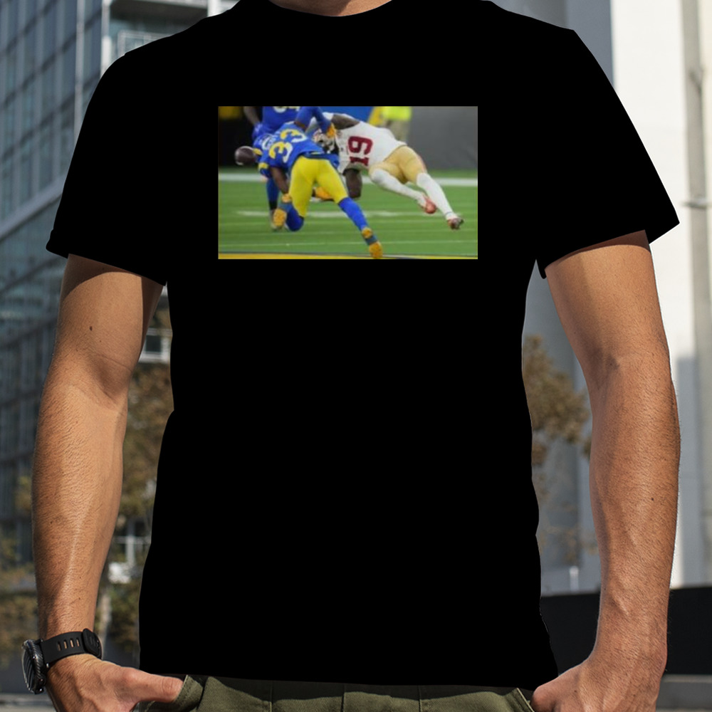 Nick Scott Hitting Across Deebo Samuel T-Shirt