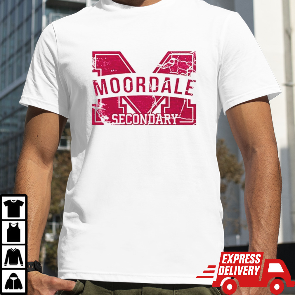 Moordale school logo shirt