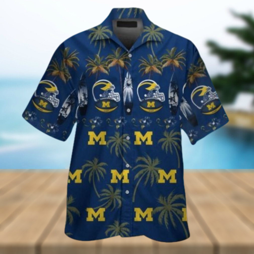 Michigan Wolverines Short Sleeve Button Up Tropical Hawaiian Shirt VER012 - Limotees