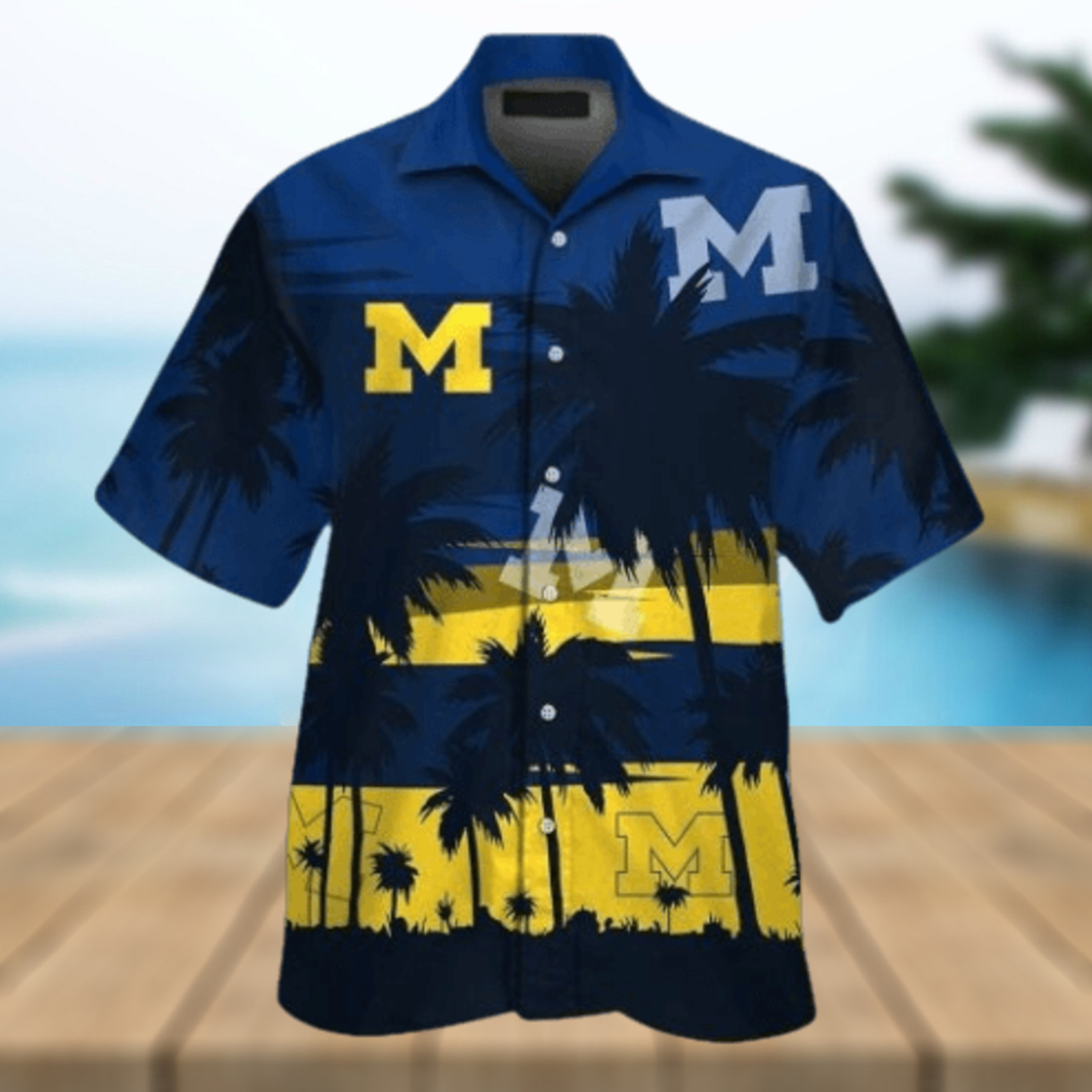 Michigan Wolverines Short Sleeve Button Up Tropical Hawaiian Shirt VER014 - Limotees