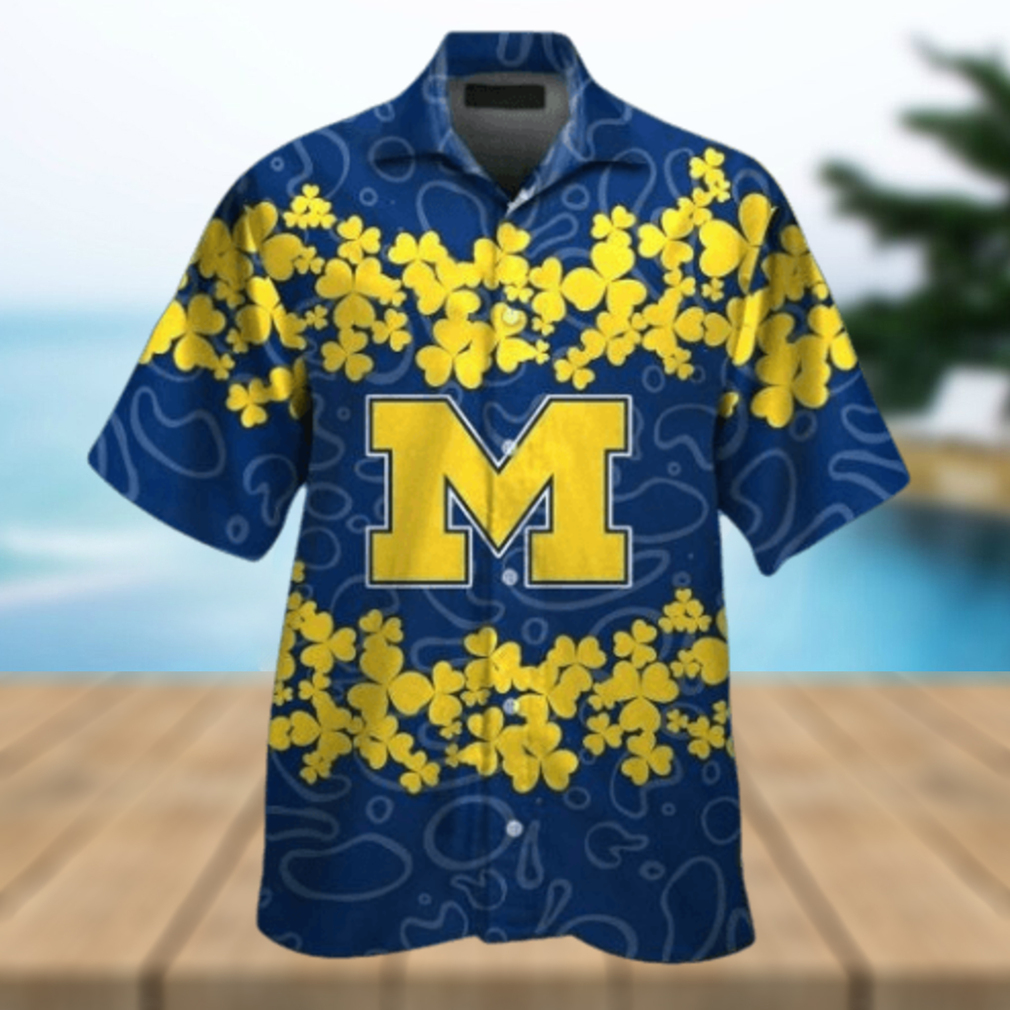 Michigan Wolverines Short Sleeve Button Up Tropical Hawaiian Shirt VER015 - Limotees