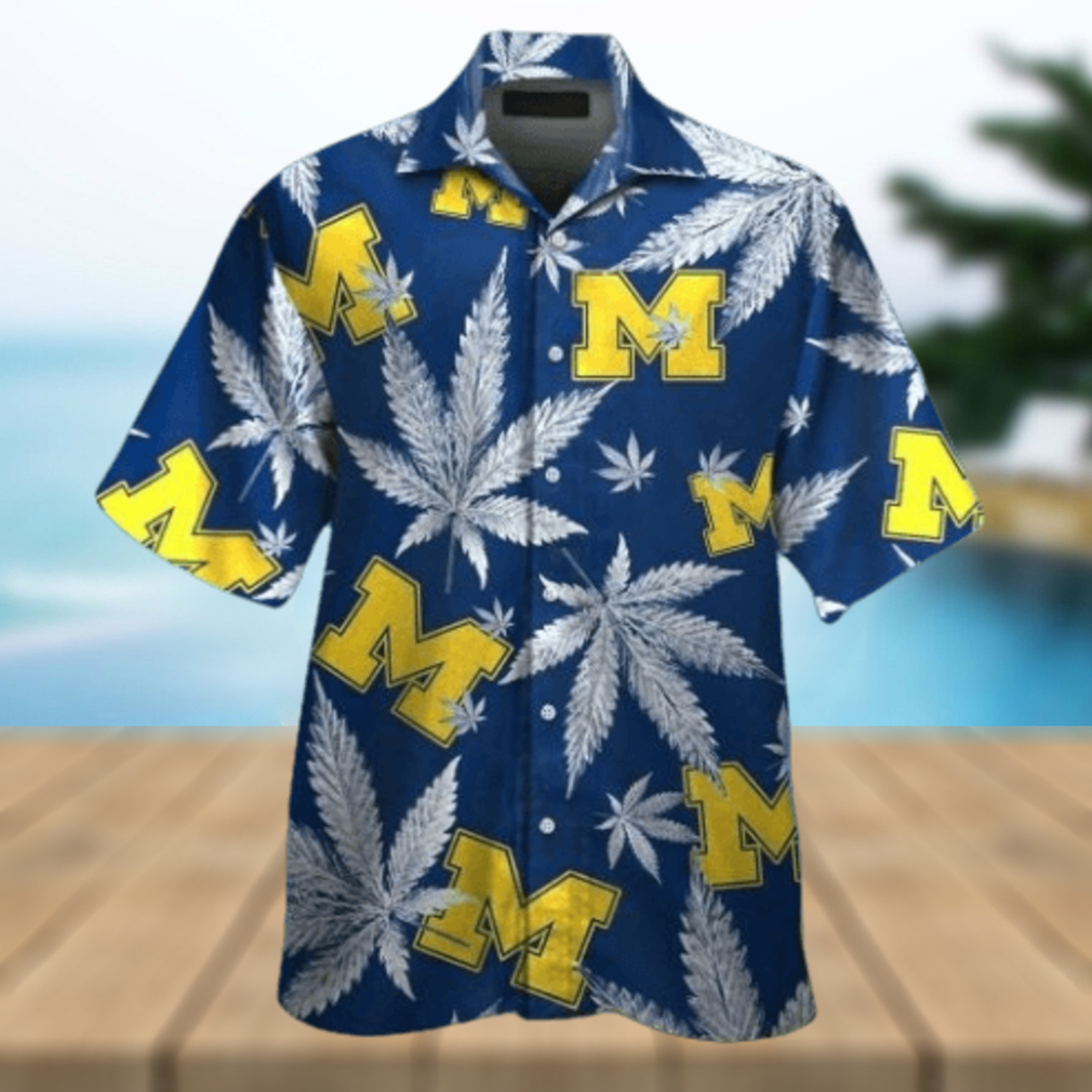 Michigan Wolverines Short Sleeve Button Up Tropical Hawaiian Shirt VER02 - Limotees