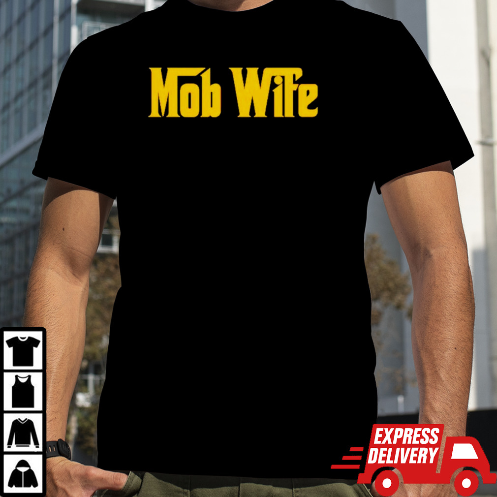 Mob Wife classic logo shirt