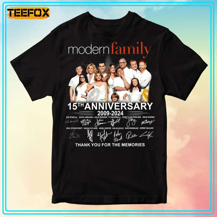 Modern Family TV Series 15th Anniversary 2009-2024 T-Shirt