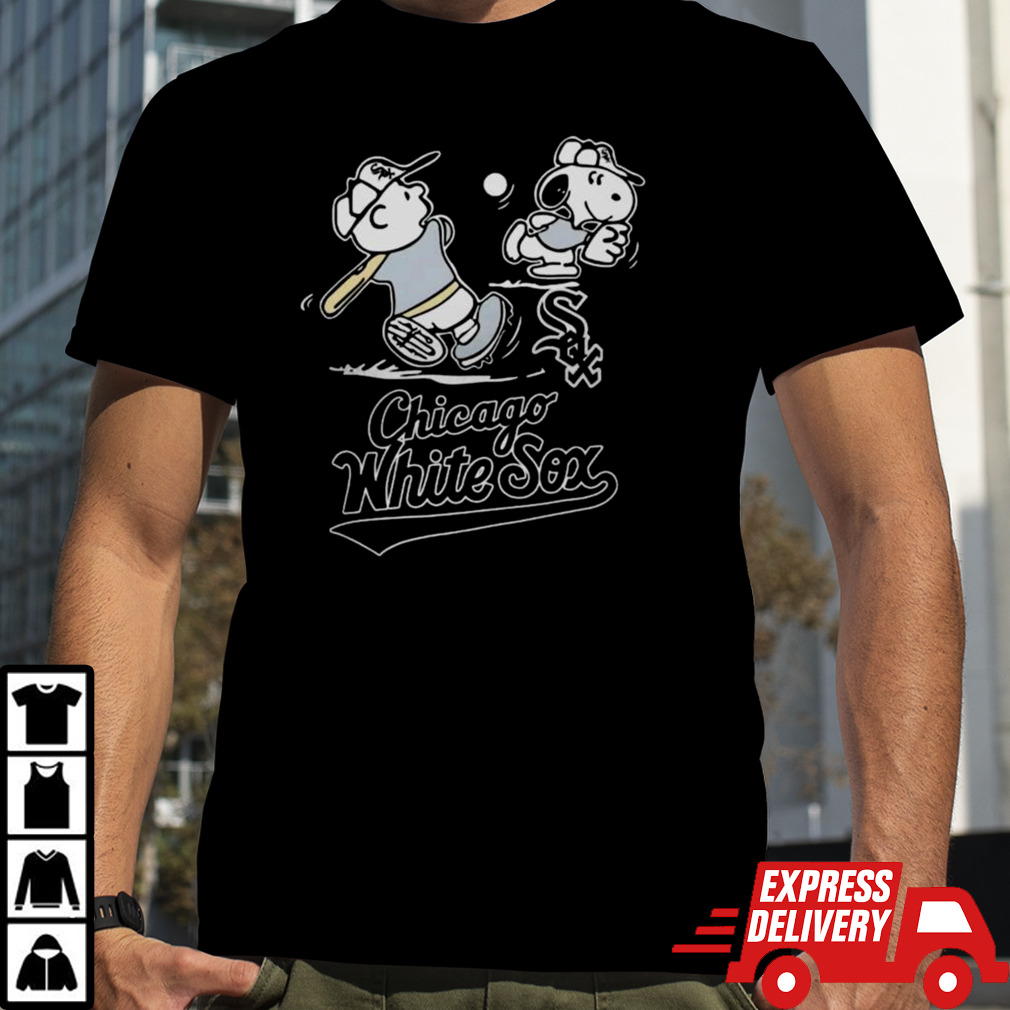 Chicago White Sox Charlie Brown Snoopy Playing Baseball 2024 T-shirt