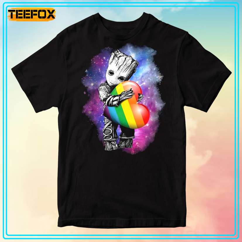 Baby Groot Hugging Rainbow Heart Unisex T-Shirt